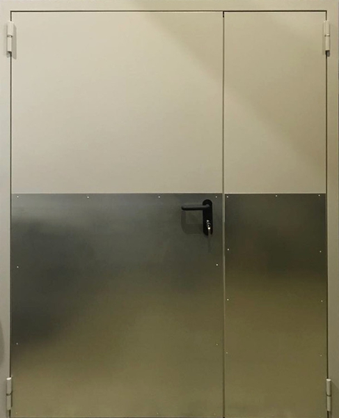 Нестандартная противопожарная полуторная дверь с отбойником из нержавейки Полуторная глухая противопожарная дверь EI 60 RAL 7032 (с отбойником) (15)