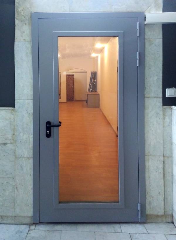 Дверь с остеклением более 25%