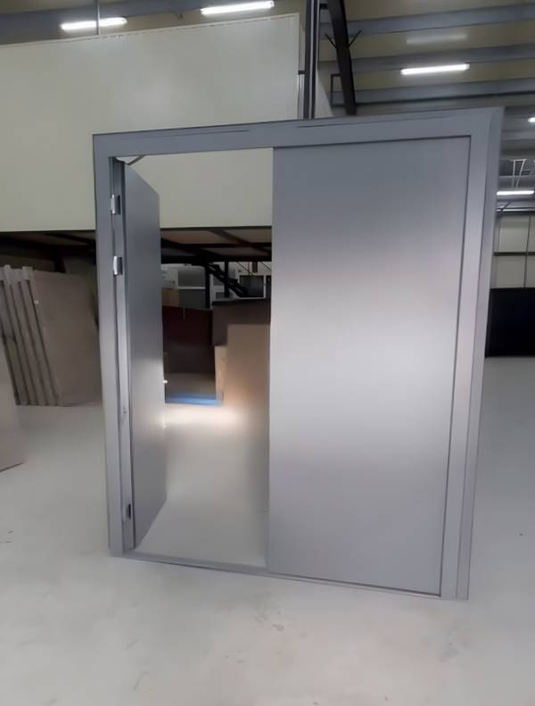 Двупольная дверь EIS-60 Двупольная дверь EIS-60