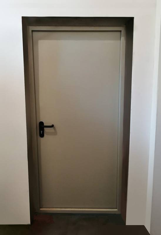 Однопольная дверь, фото внутренней стороны (ул. Барклая)