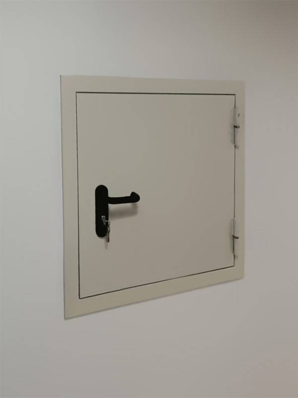 Огнестойкий люк в стене