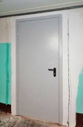 Серая огнестойкая дверь Серая огнестойкая дверь