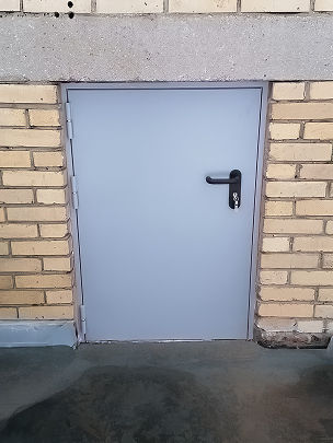 Нестандартная огнеупорная дверь Нестандартная огнеупорная дверь