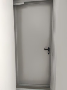 Обратная сторона однопольной двери Обратная сторона однопольной двери