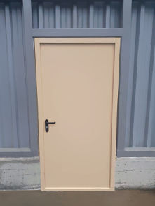 Огнеупорная дверь, вид изнутри Огнеупорная дверь, вид изнутри