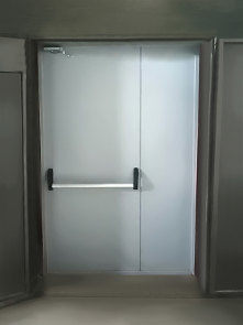 Полуторная дверь Антипаника изнутри Полуторная дверь Антипаника изнутри