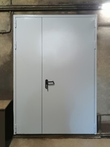 Полуторная дверь Антипаника снаружи Полуторная дверь Антипаника снаружи