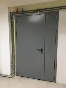 Полуторопольная дверь Полуторопольная дверь