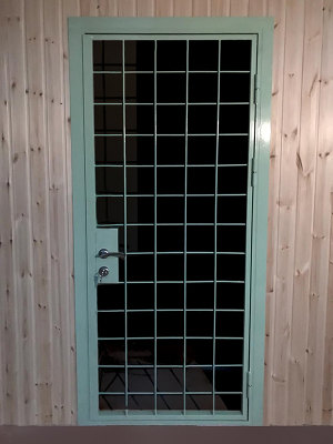 Решетчатая дверь Решетчатая дверь